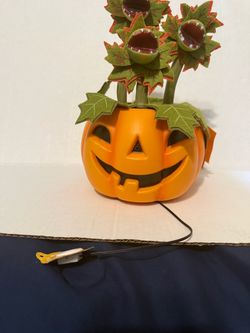 Gemmy Animated Halloween Pumpkin Dancing Singing Vines Hyde & EEK Venus Fly Trap