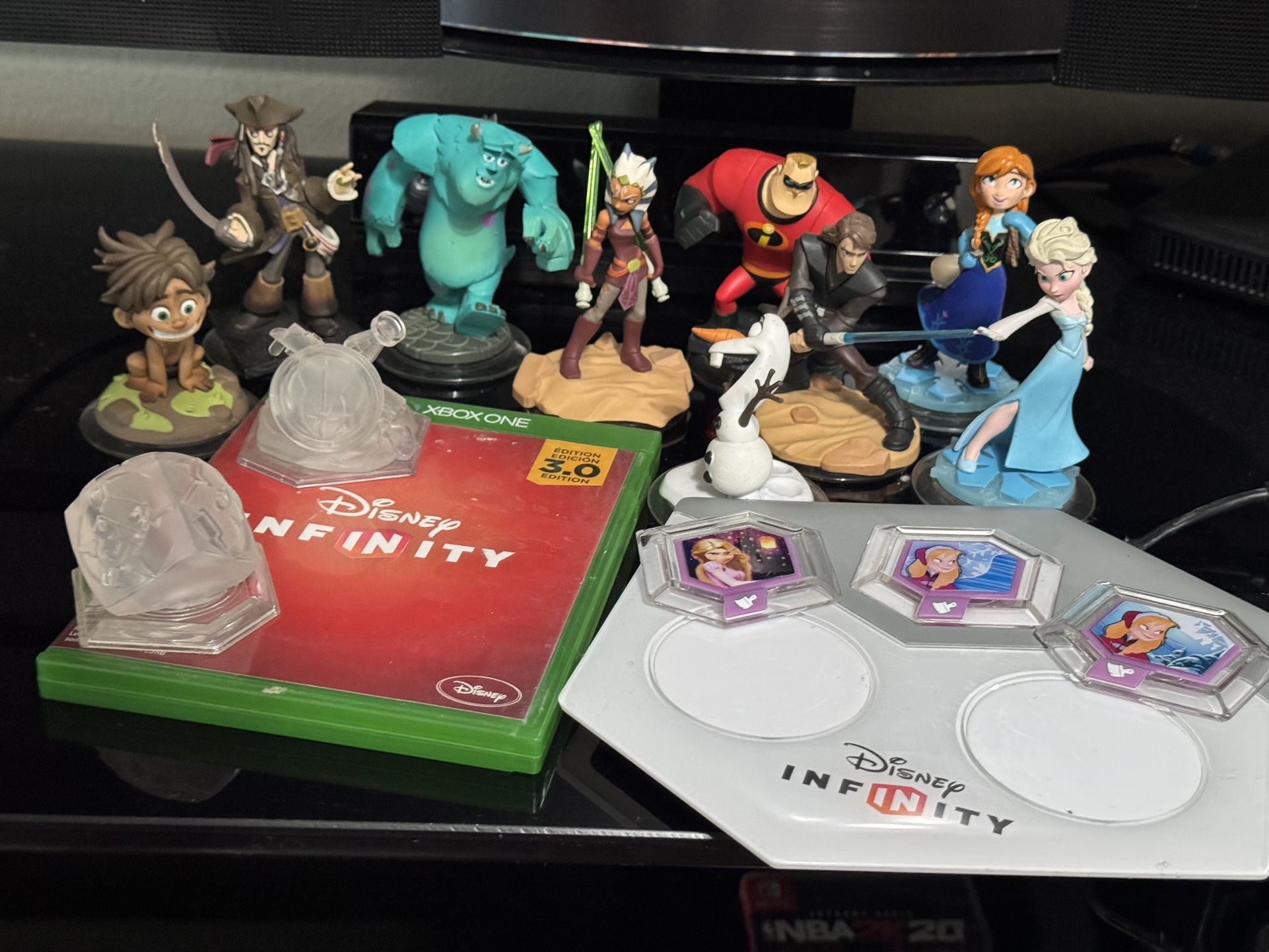 Xbox One Disney Infinity 3.0 Game & Figurines