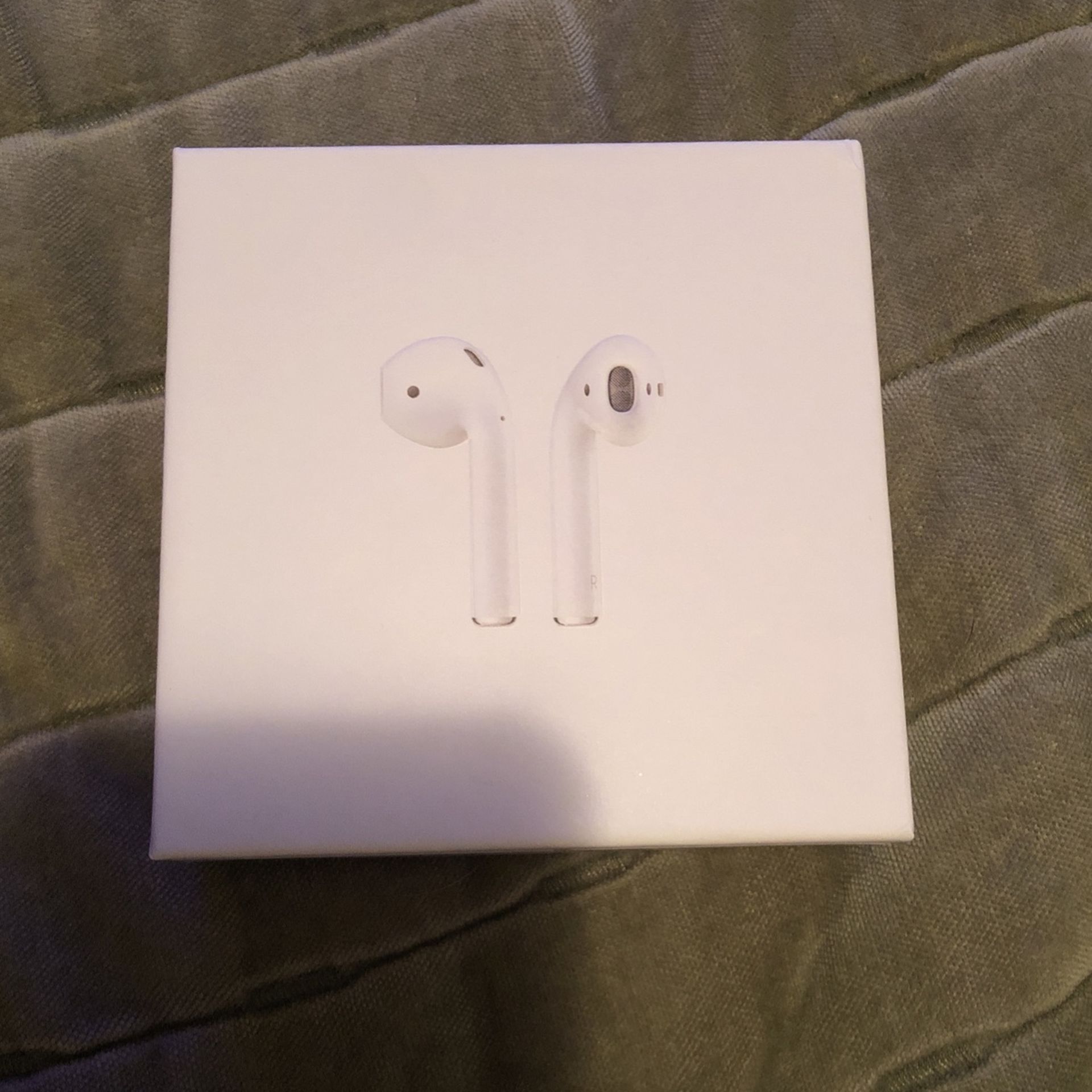 AirPods