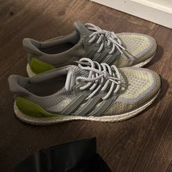 Adidas Ultra Boost Size 9 M