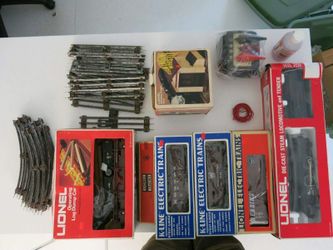 Lionel Train Set from 1984 (with pictured items)