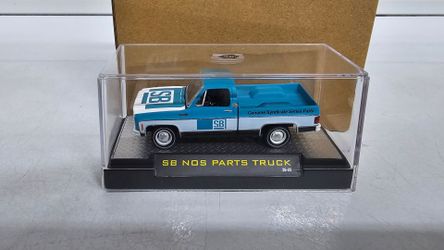 M2 Machines Stock Squarebody Syndicate Shop Truck