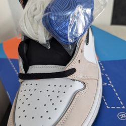 AIR JORDAN 1 RETRO HIGH OG WHITE TOTAL ORANGE SIZE 11 