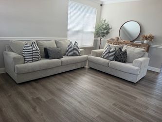 Beautiful sofa and loveseat set