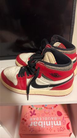 Size 3 kids air Jordon 1 retro
