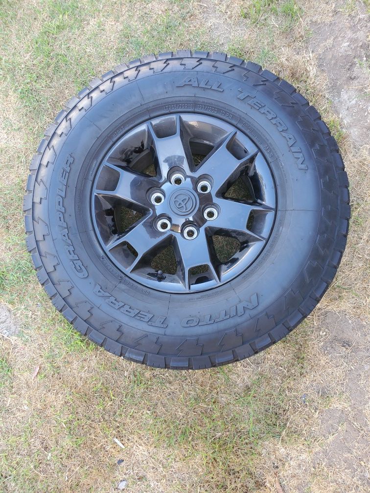 Toyota Tacoma Oem 2015 rims & tires