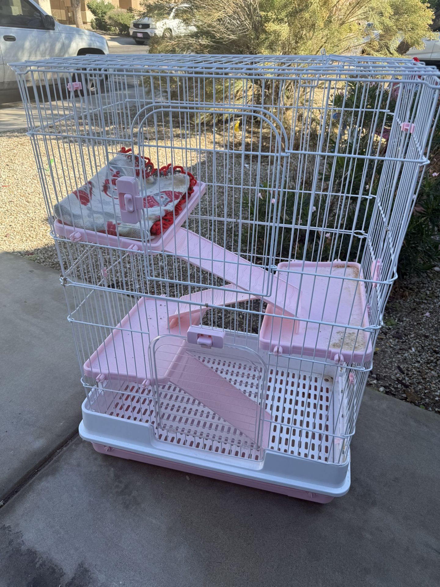 Pink Large Pet Cage With Ramps