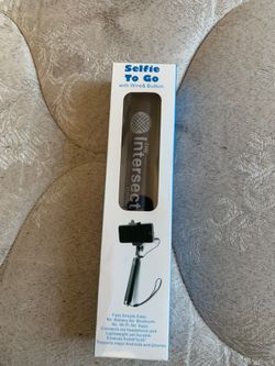 Selfie stick with remote button