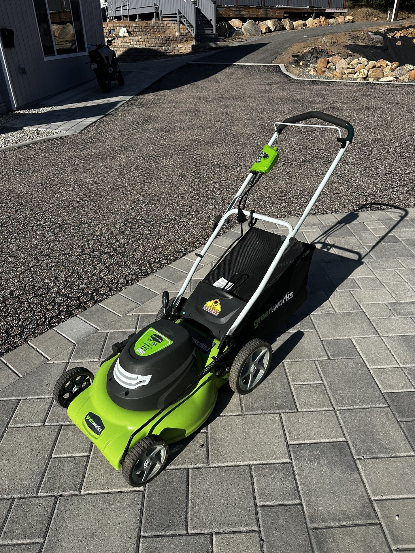 Greenworks 12 Amp Corded 20-Inch Lawn Mower.