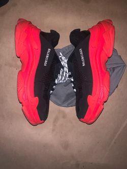 Balenciaga triple s size 42