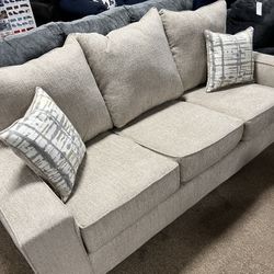 SPECIAL DEAL COUCH AND LOVESEAT WITH PILLOWS 