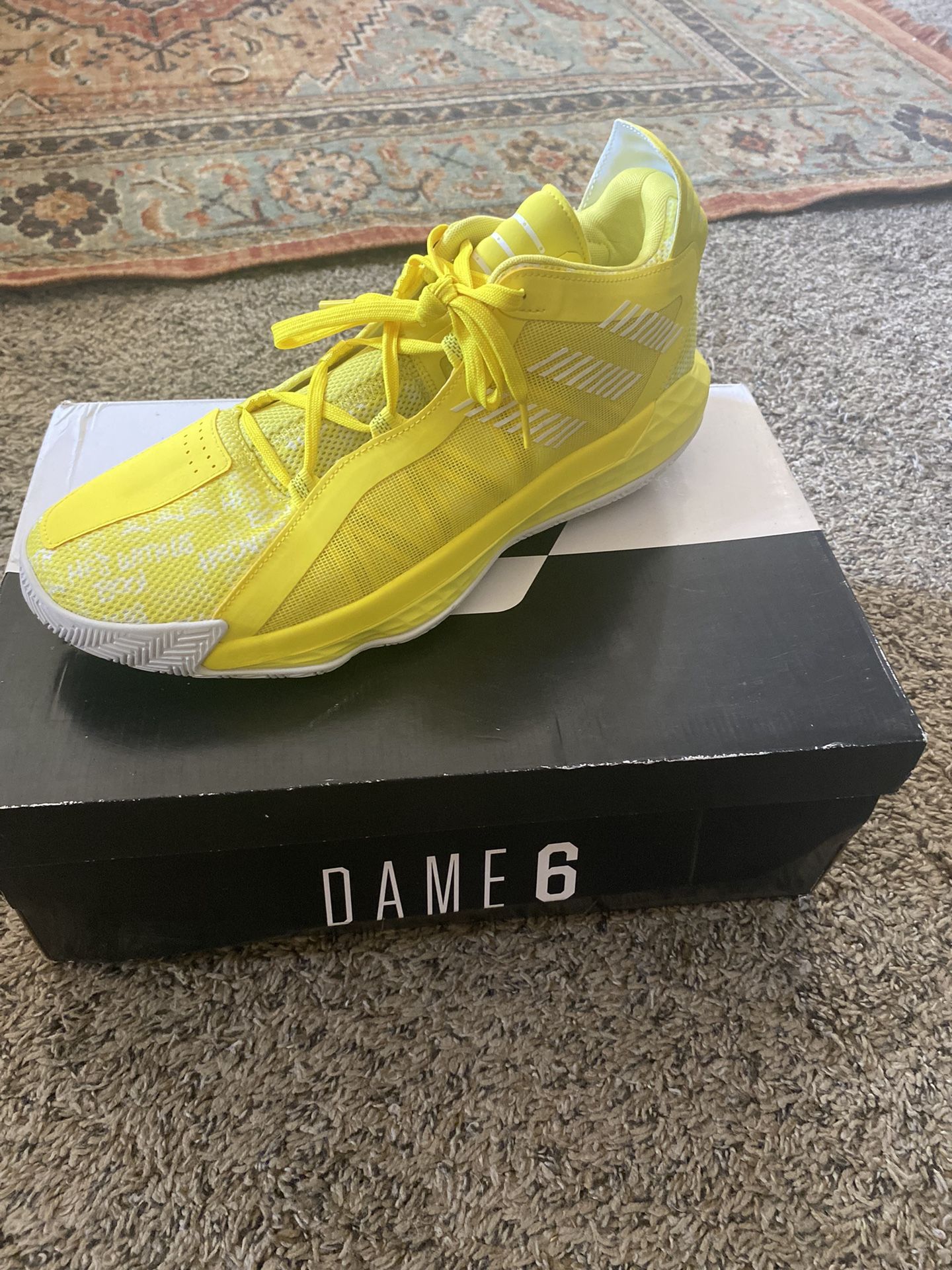 Adidas Dame 6s