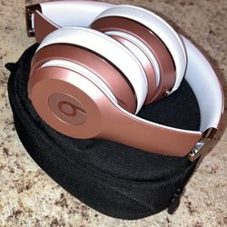 Beats Solo3 Wireless True Wireless On-Ear Headphones