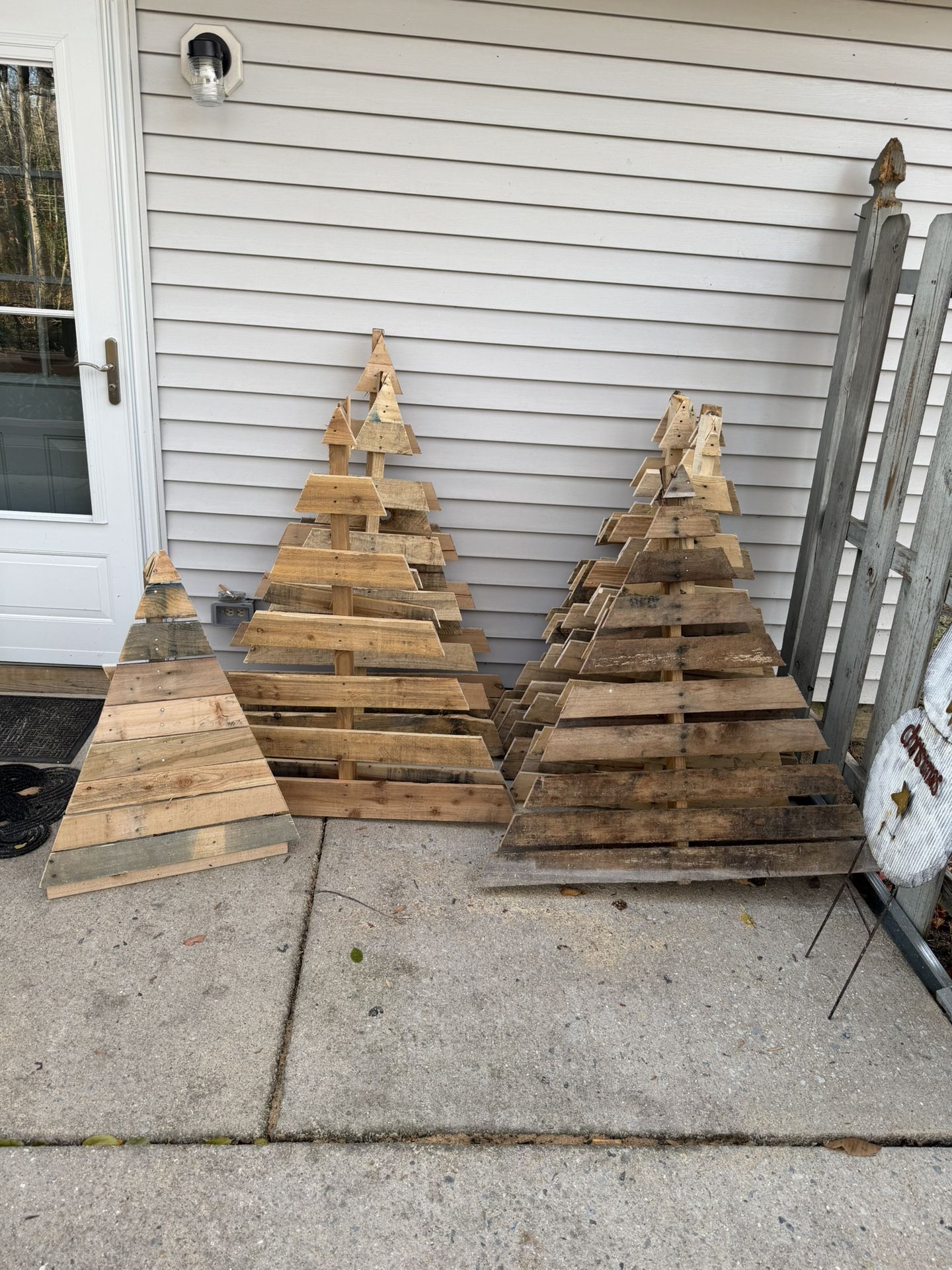 Wooden Pallet Christmas Tree 