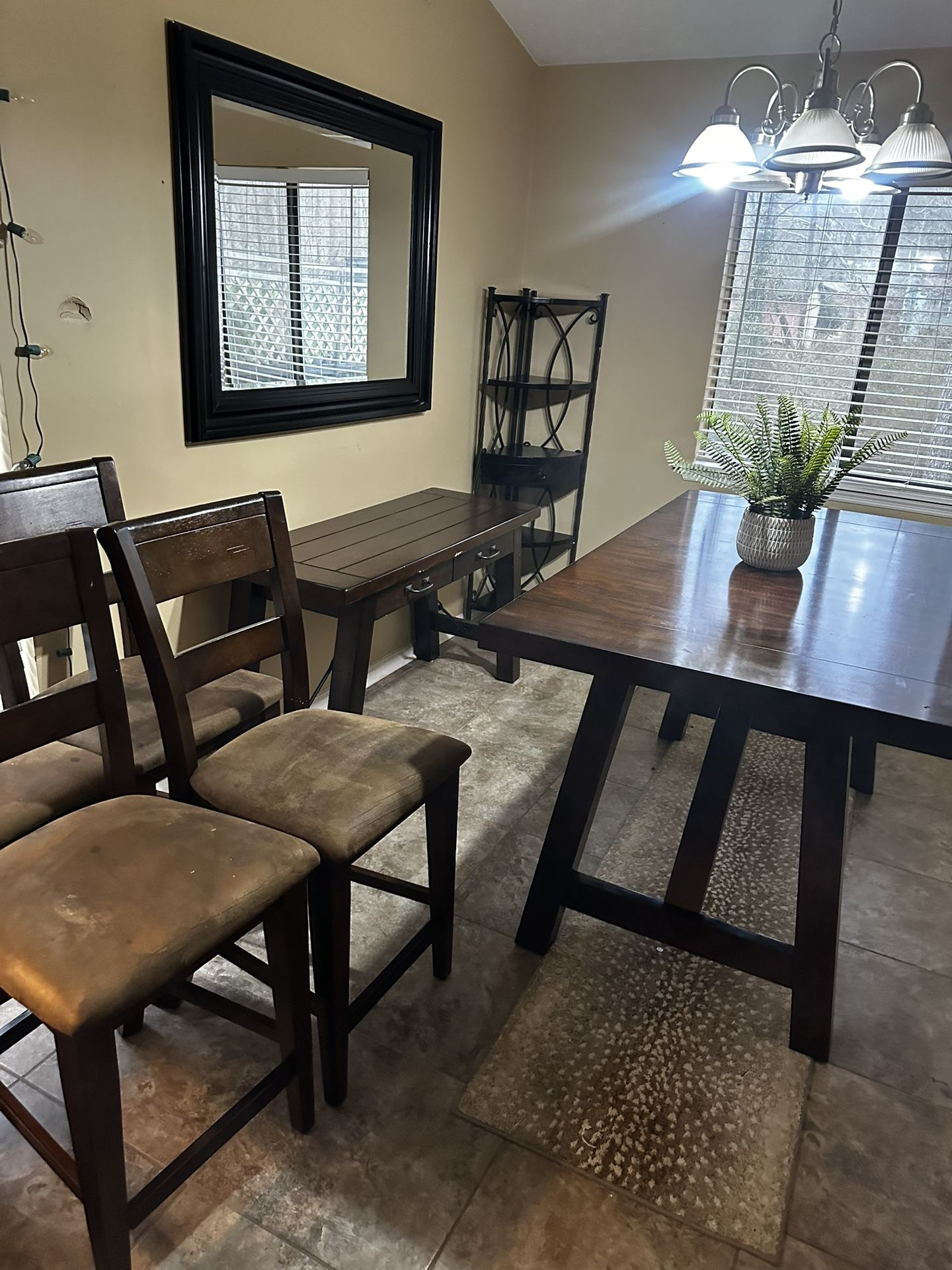 Dining room table