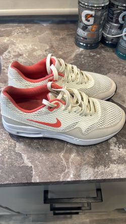 Nike Women Shoes size 6