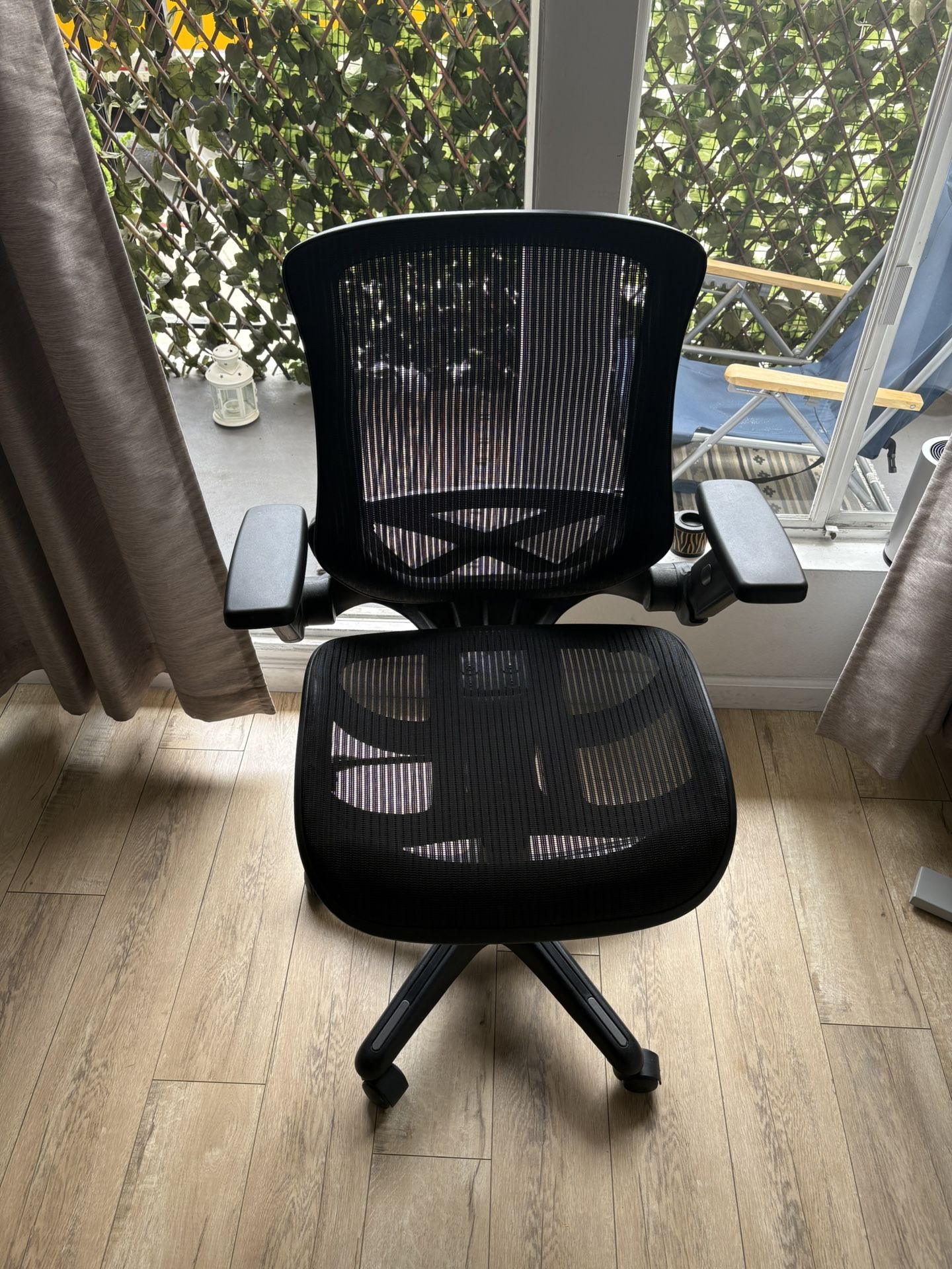 Office chair- Mesh