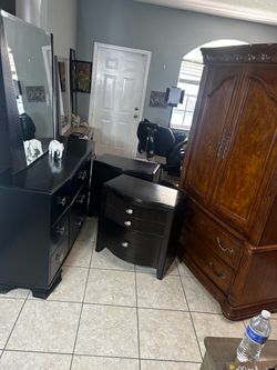 Tv/ dresser— dresser with mirror — 2 end tables
