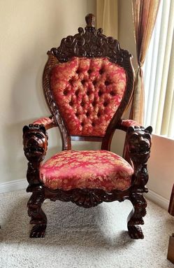Throne Chair Lionhead