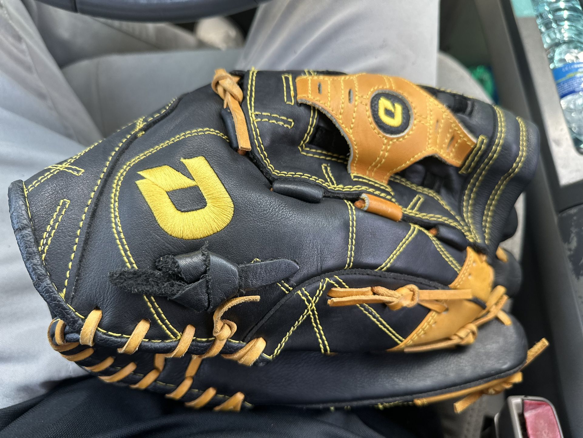 🥎 DeMarini Pro Maple Leather Baseball Glove 🥎 Price: $60 OBO