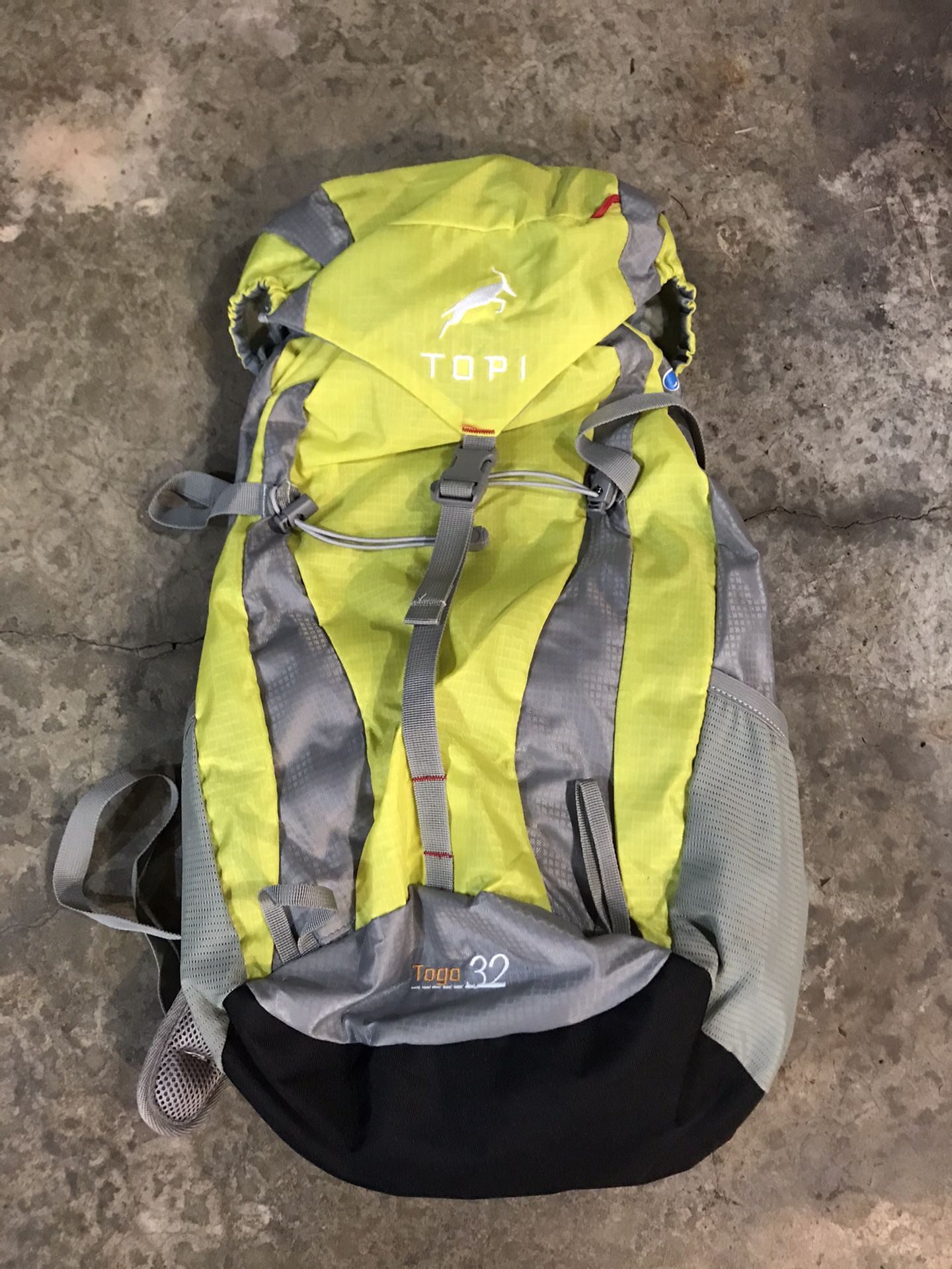 Topi Togo 32 Hiking Backpack NEW