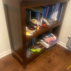 Bookshelf free must pick up