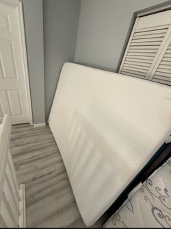 QUEEN MEMORY FOAM COOLING GEL MATTRESS!!!