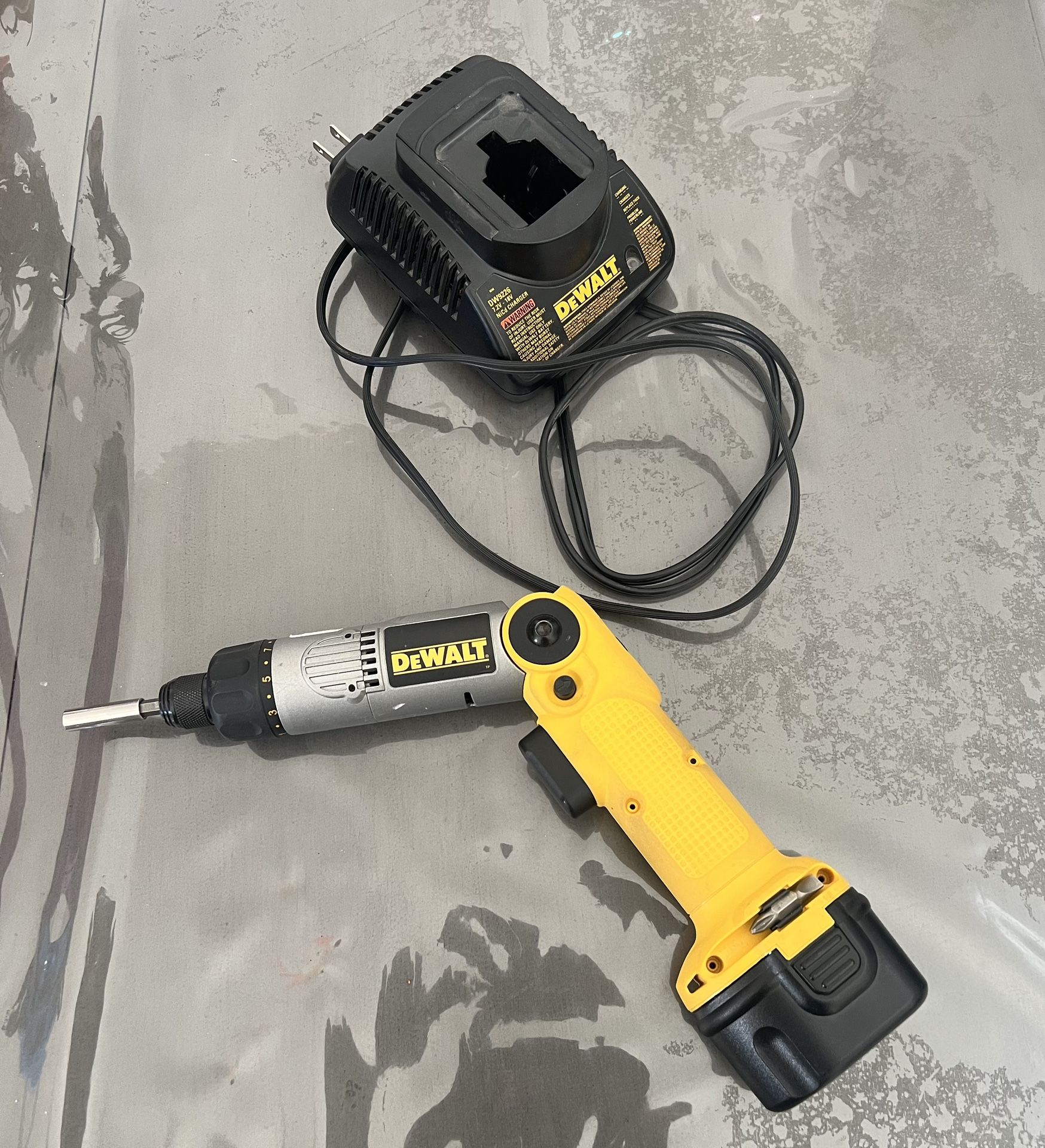 Dewalt Heavy Duty Cordless Screwdriver battery and charger 