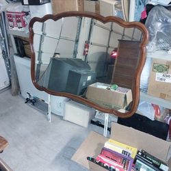 Free Frame With Broken Mirror For Set Of Drawers 