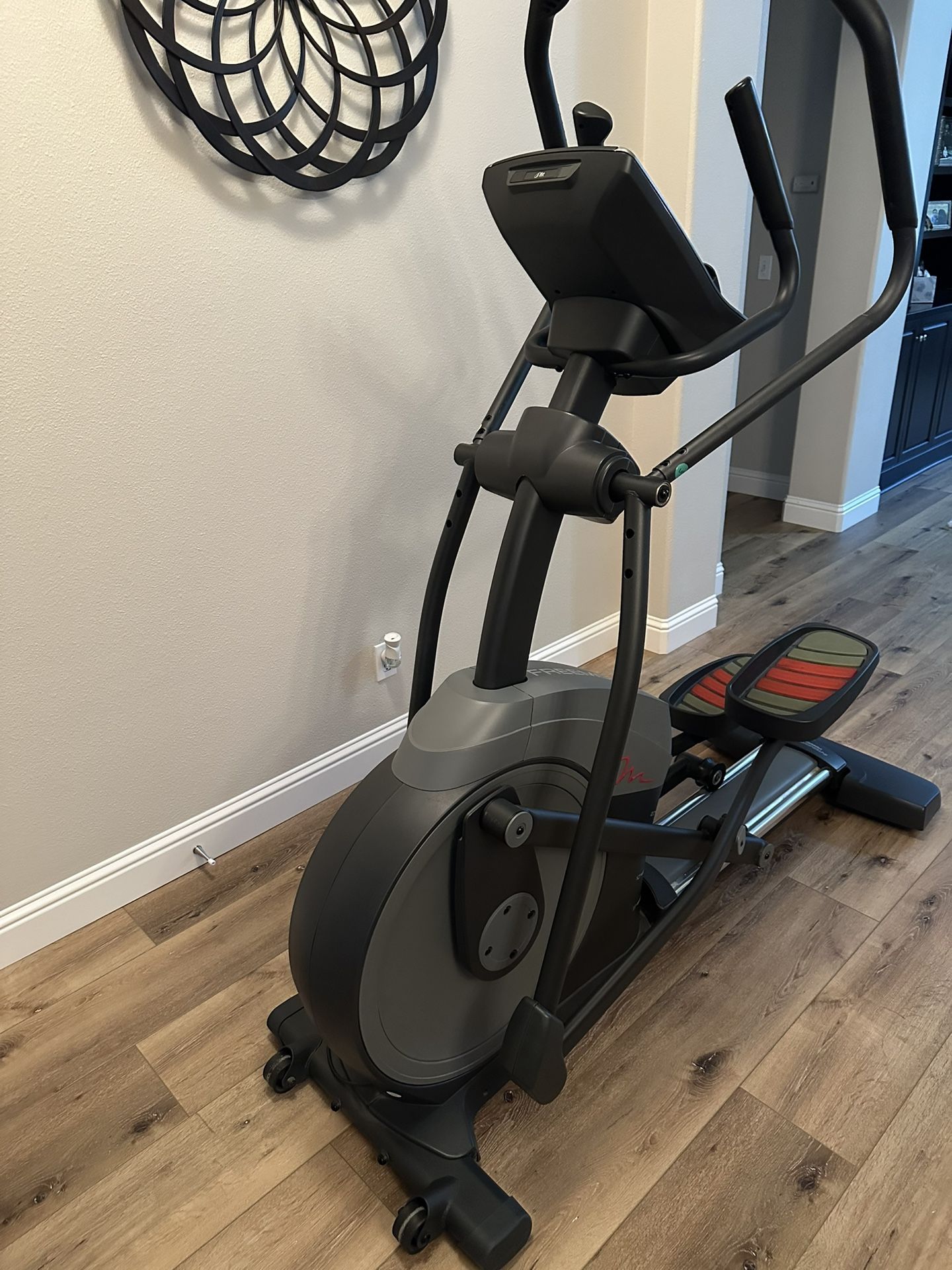 Free Motion Elliptical
