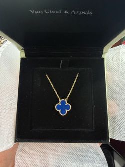 VCA Clover Leaf Necklace 18KT Gold
