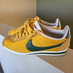 Nike Cortez Sz. 7.5 Mens