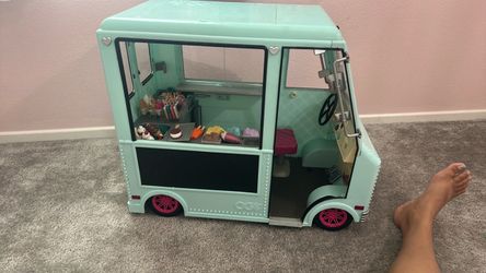 Ice cream doll truck