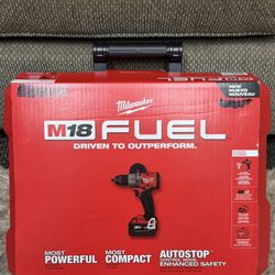 Milwaukee Hammer Drill With Two 5.0 Bat + Charge + Case