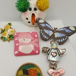 Vintage, Bundle of 6 Pins, Butterfly, USA, Bouquet, Angel, Snow Man, Good condition #715
