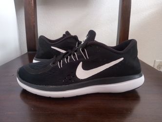 Like new Nike size 7.5 Women $30