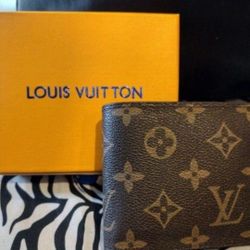 Brand New Men's Wallet Comes With Box 🎁 Great For Christmas 🎄 ❄️ ⛄