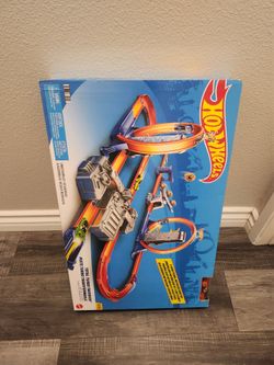Hot Wheels Total Turbo Takeover Track Set