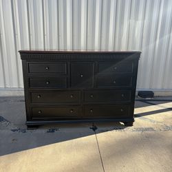 Two Tone Solid Wood 9 Drawer Dresser