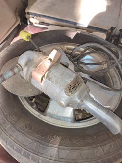 Milwaukee 7 to 9 inch grinder/sander