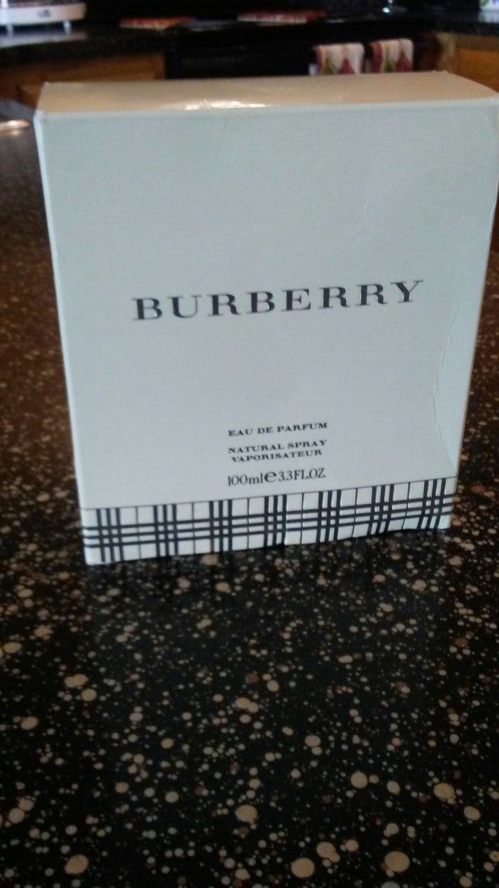 Burberry. Natural spray fragrances