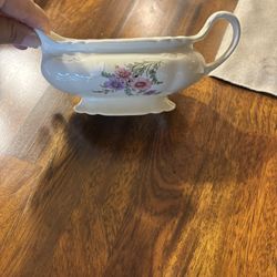 Vintage  Homer Laughlin Virginia Rose creamer, likely produced between 1946 and 1948. 