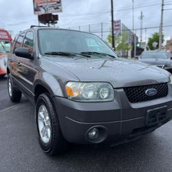 2005 Ford Escape Limited  XlT 