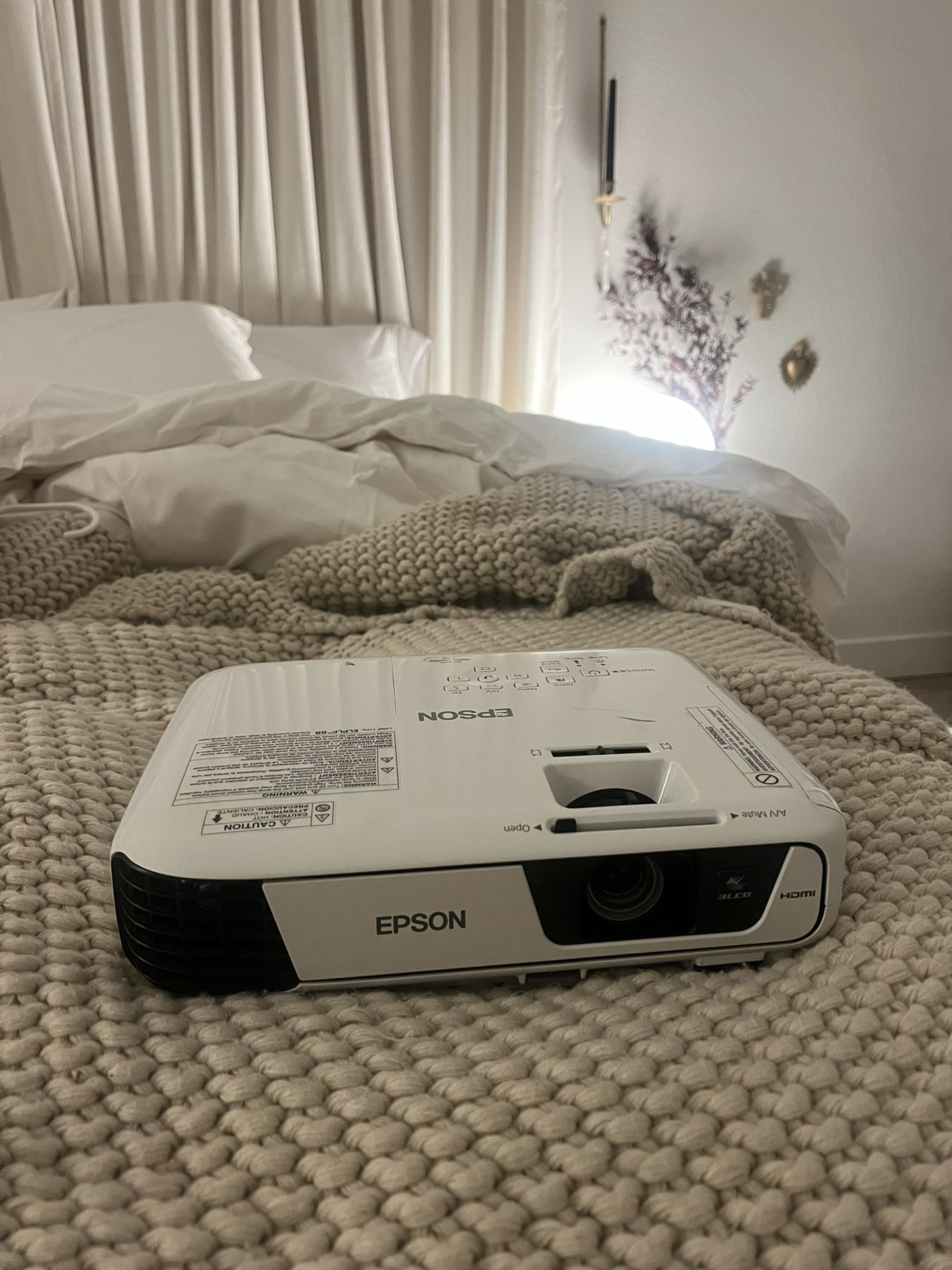 Epson Projector Powerlite Home Cinema 640