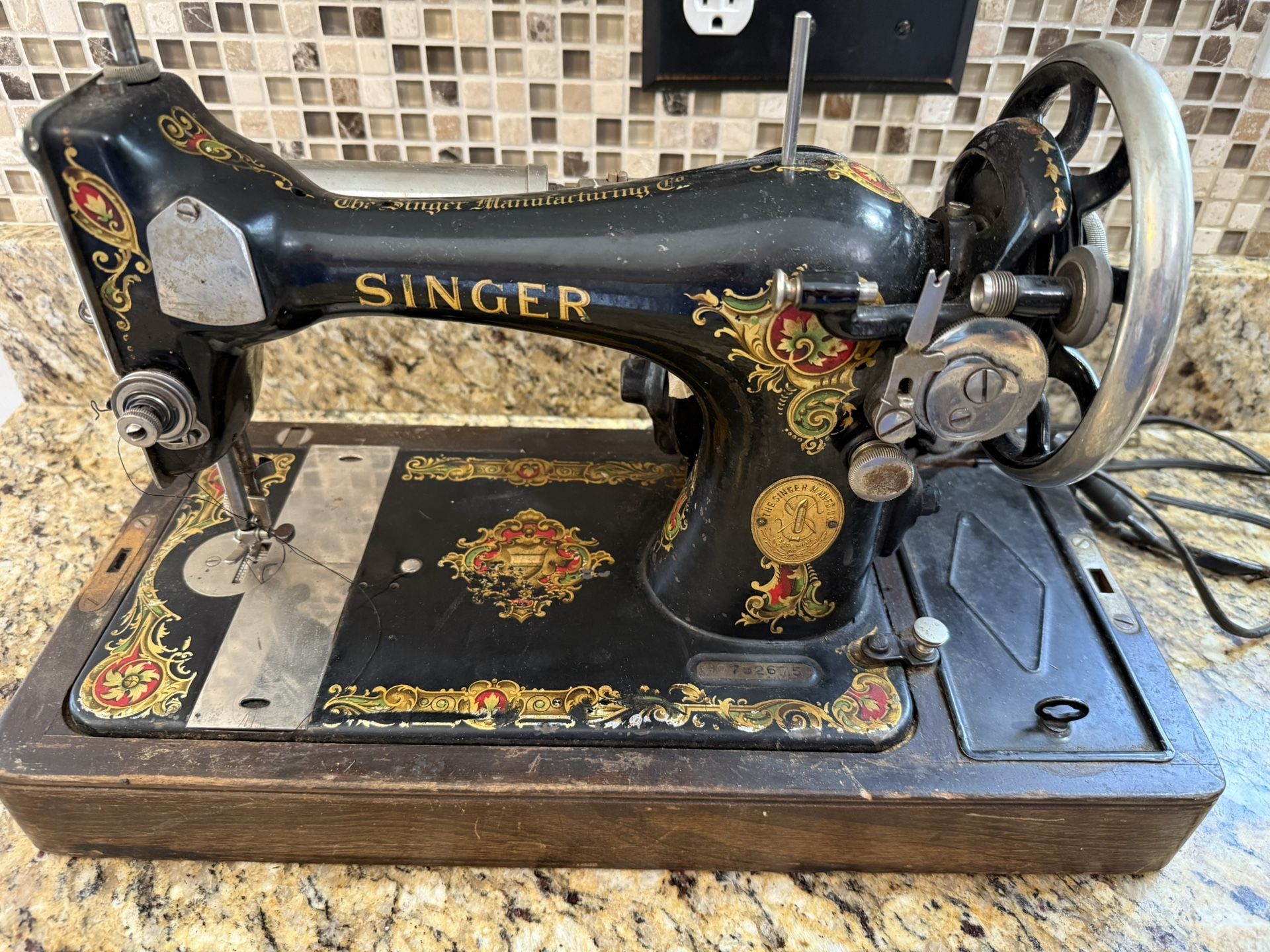 Antique Working Singer Sewing Machine 1924 Model 128 with Original Pedal Control - Bentwood Case and Accessories