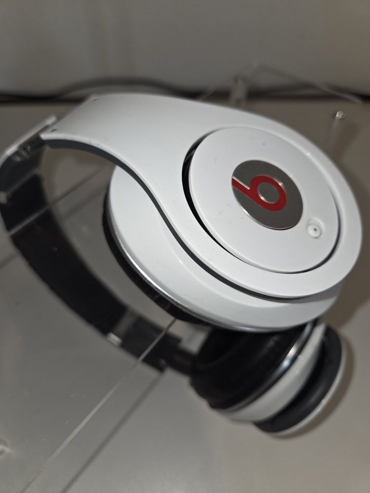 Beats Over The Ear Headphones. Pre-owned