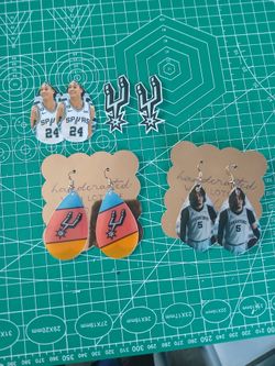 Spurs earrings (must pickup)