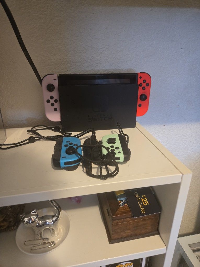 Nintendo Switch With 4 Controllers