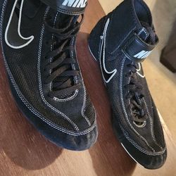 Nike 7.5 Daughter Used For Wrestling Shoes