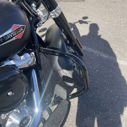 Highway Or Crash Bar 2020 Harley Davidson Slim